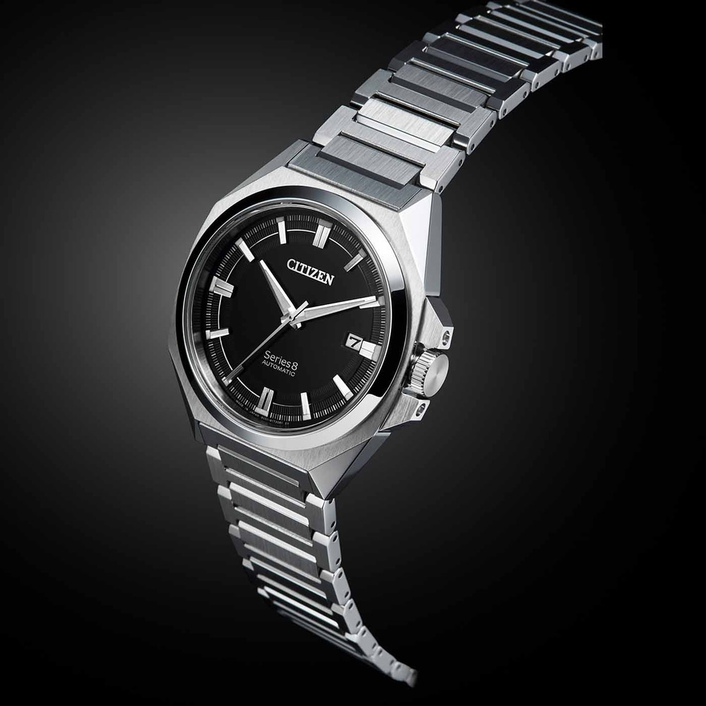 Montre automatique Citizen Series 8 avec cadran noir et bracelet argenté
