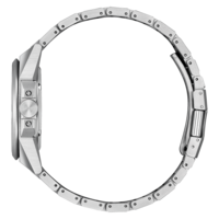 Vue latérale d'une montre argentée avec bracelet en métal, design élégant et moderne.