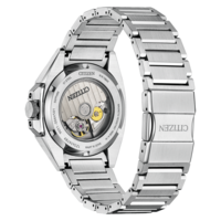 Montre Citizen avec bracelet en acier inoxydable et dos transparent.