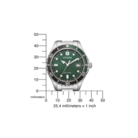 Montre Citizen avec cadran vert, lunette noire et bracelet argenté, affichant des mesures.