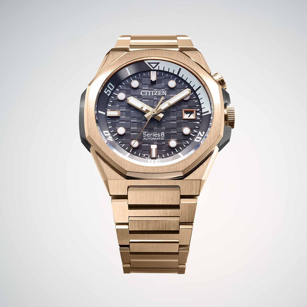 Montre automatique Citizen Series 8 avec boîtier et bracelet dorés